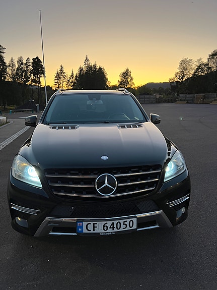 Mercedes-Benz ML250 8 of 26