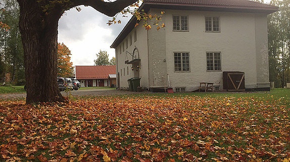 Resten av administrasjonen har kontorer i Naturens hus, Aluvegen 42. Her har vi møterom og utstyrslager for aktivitet, hytter og stier.