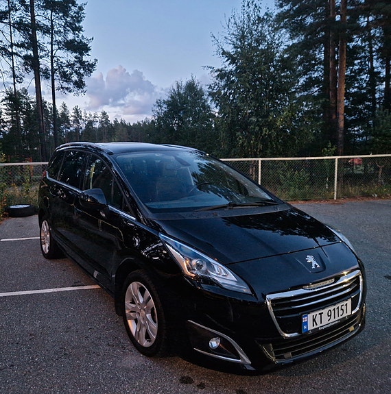 Peugeot 5008 15 of 17