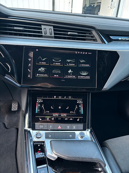 Audi e-tron 11 of 12