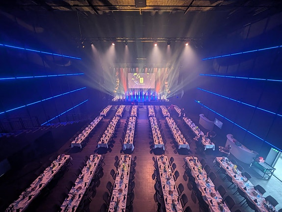 Fra event med 300 personer med 3-retters middag, vi catret maten og hadde all serveringslogistikk.