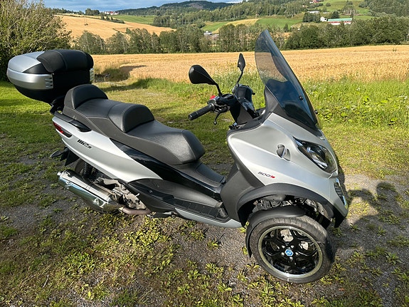 Piaggio MP3 500 LT 2 of 5