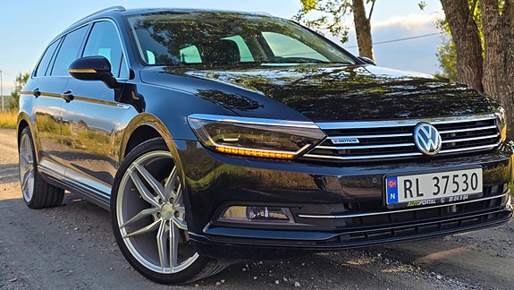 Volkswagen Passat 19 of 30