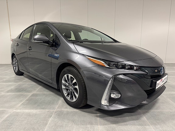 Toyota Prius Plug-in Hybrid 5 of 5