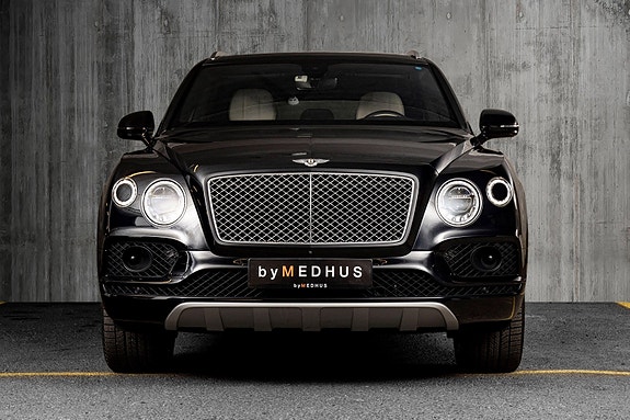 Bentley Bentayga 4 of 5
