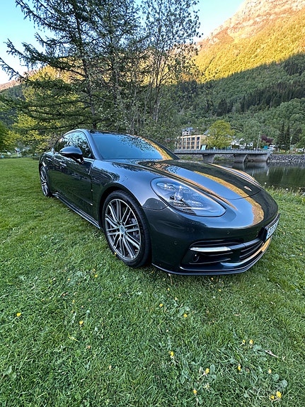 Porsche Panamera 7 of 30