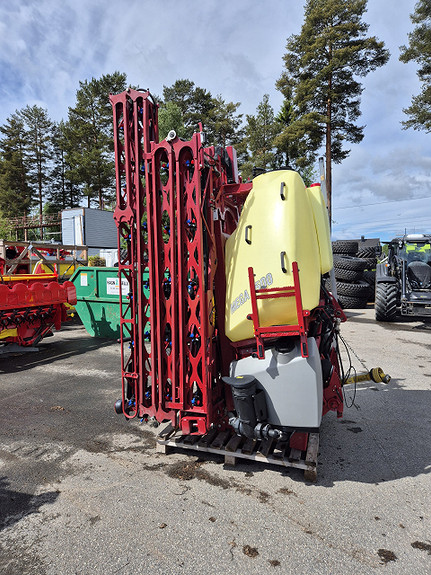 Hardi Mega 1500 24m med fronttank 2021, kr 480 000,-