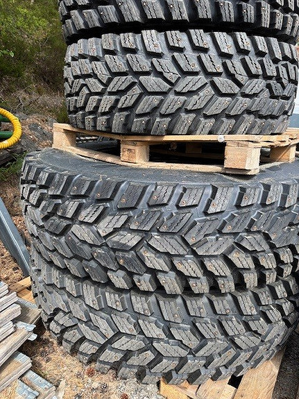 Nokian Hakkapelitta med pigg til Valtra G og MF 5S 440/80-24 og 480/80-38