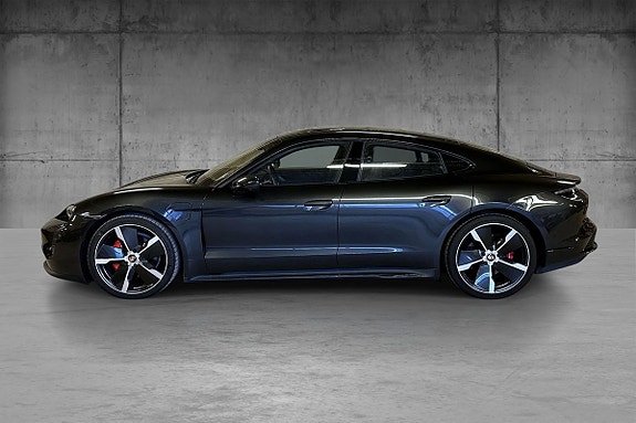Porsche Taycan 7 of 30