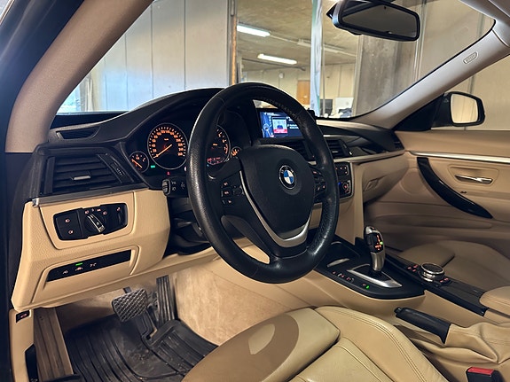 BMW 328i 12 of 30