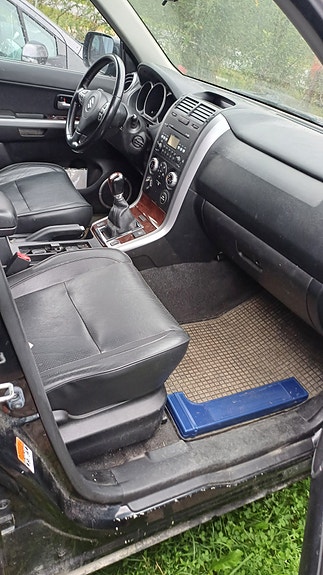 Suzuki Grand Vitara 5 of 5