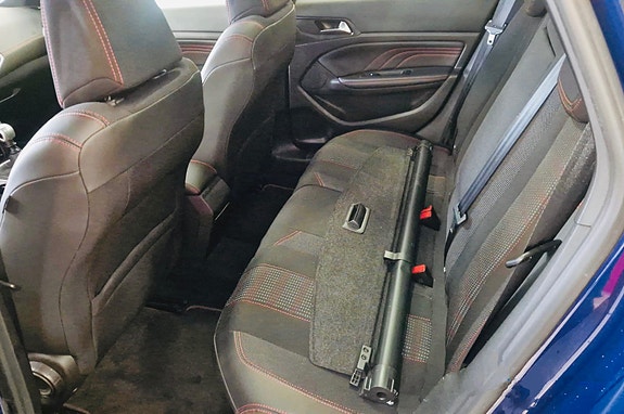 Peugeot 308 9 of 28