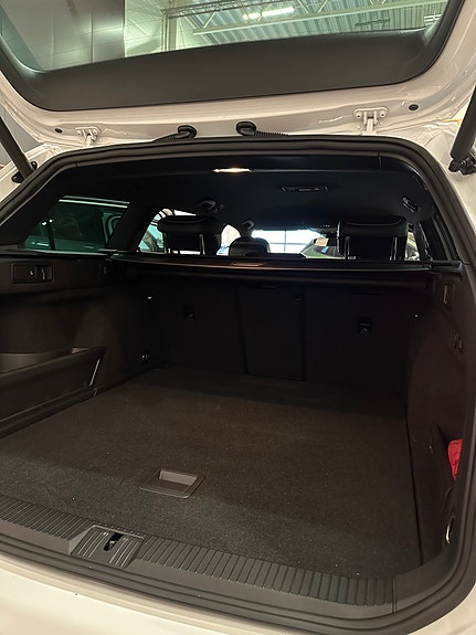Volkswagen Passat 21 of 28