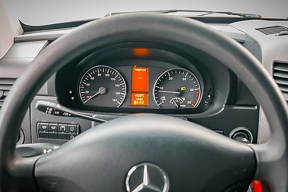 Mercedes-Benz Sprinter 17 of 23