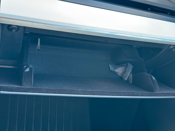 Tesla Model Y 15 of 30