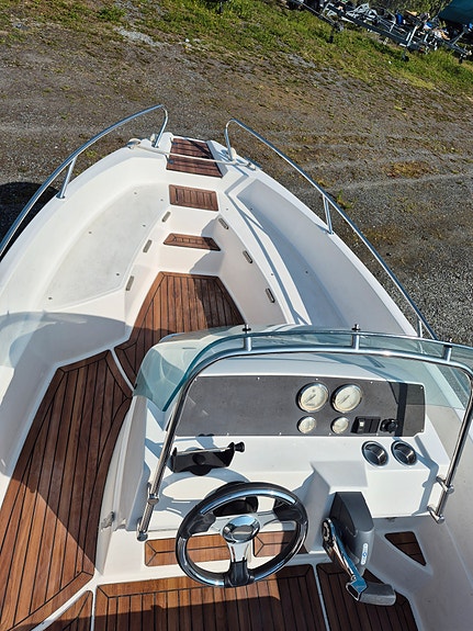 Sting 530 75hk Evinrude E-tec 5 of 5