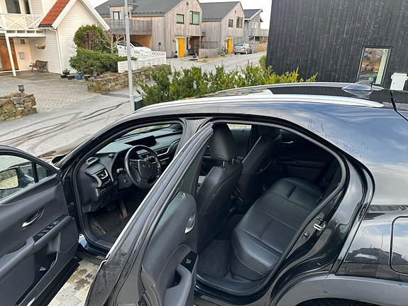 Lexus UX-Serie 19 of 19