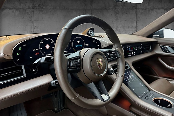 Porsche Taycan 11 of 30