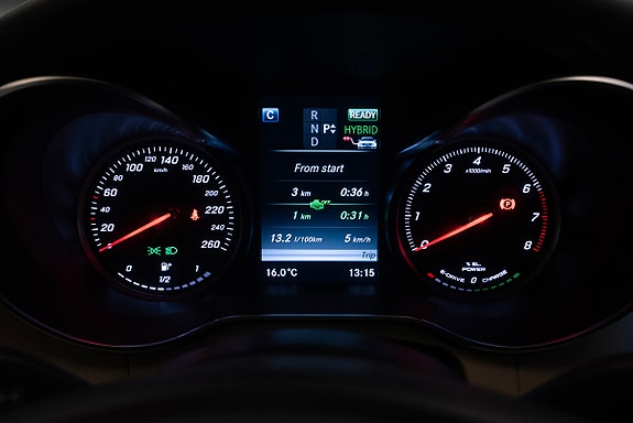 Mercedes-Benz C350 16 of 30