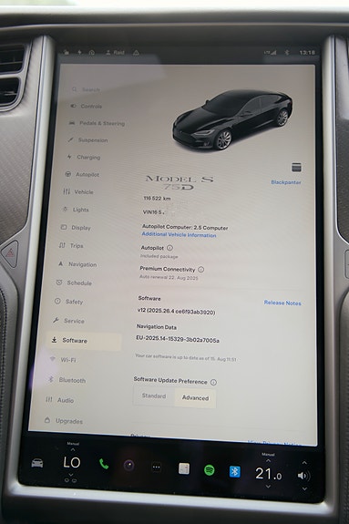 Tesla Model S 29 of 30