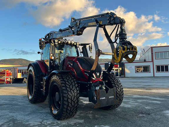 Valtra T235D RED EDITION KESLA 326T KRAN ALT UTSTYR 2021, kr 2 250 000,-