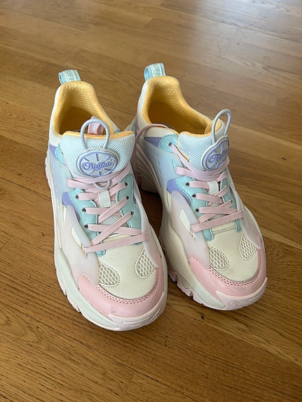 Product image 2 of 9