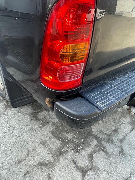 Toyota HiLux 6 of 8