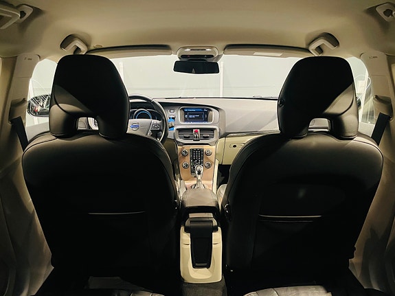 Volvo V40 Cross Country 24 of 30