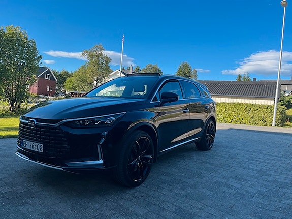 BYD Tang 2 of 5