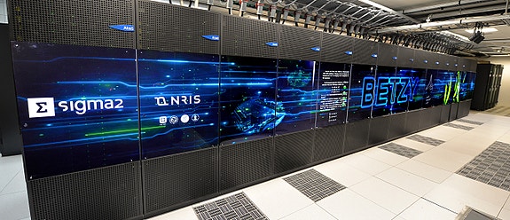 Vi kjøper inn de kraftigste superdatamaskiner på vegne av Norge. Her er Betzy.