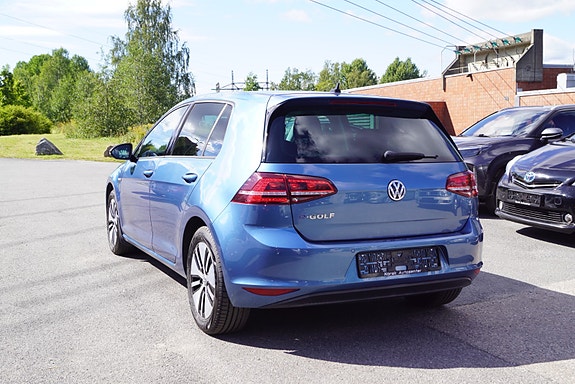 Volkswagen e-Golf VII 9 of 30