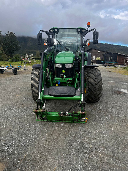 John Deere 5100R 40 km 2019, kr 699 000,-