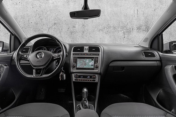 Volkswagen Polo 10 of 23