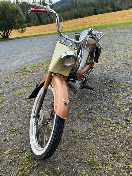 Tempo Corvette 290 2 of 6