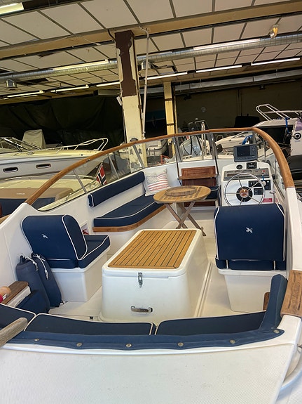Marex 210 Duckie 2 of 5