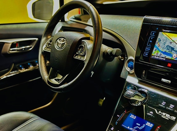 Toyota Mirai 13 of 30