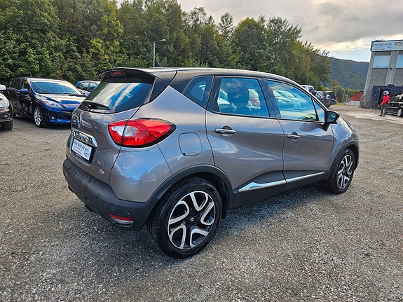 Renault Captur 5 of 5