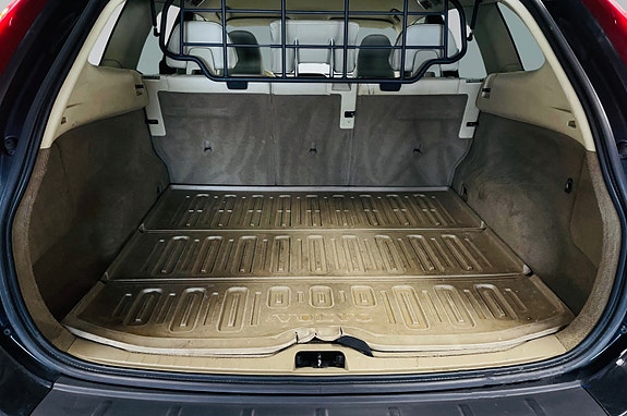 Volvo XC60 11 of 14