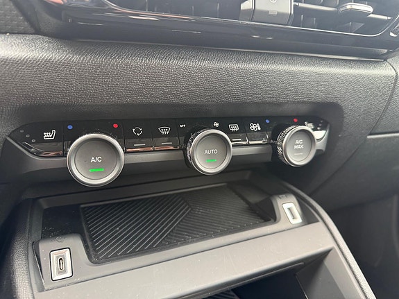Citroen E-C4 X 24 of 30