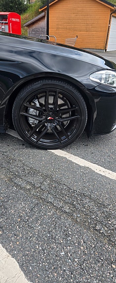 BMW M550d 8 of 26