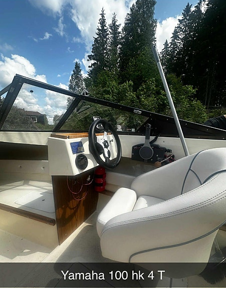 Wester 18, Yamaha 100HK (gått 48t), båthenger+diverse utstyr 4 of 8