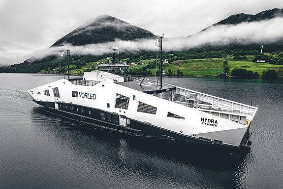 Hydra. The world's first ship in commercial operation using liquid hydrogen as fuel (2023)