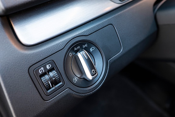 Volkswagen Passat 15 of 30