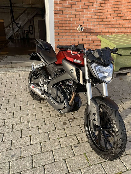 Yamaha MT-125 2 of 4