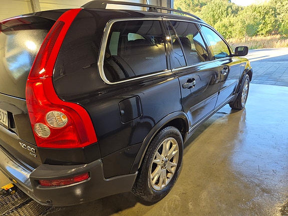Volvo XC90 4 of 9