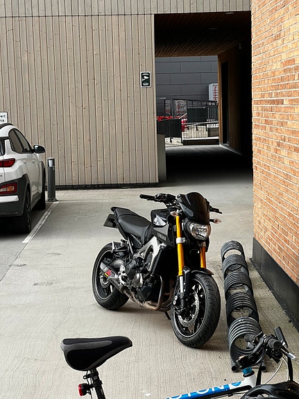 Yamaha MT-09 13 of 13