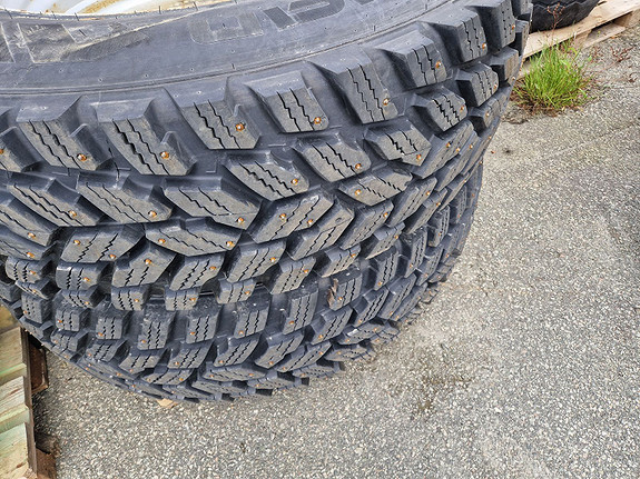 Andre / ikke oppgitt Nokia Hakkapilita TRI 360/80R24 og 440/80R34, kr 45 000,-