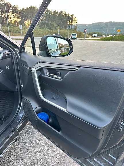 Toyota RAV4 11 of 19