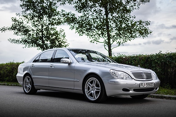 Mercedes-Benz S500 2 of 30