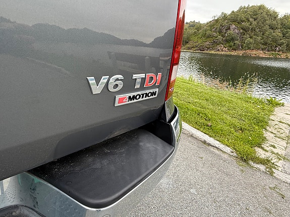 Volkswagen Amarok 11 of 12